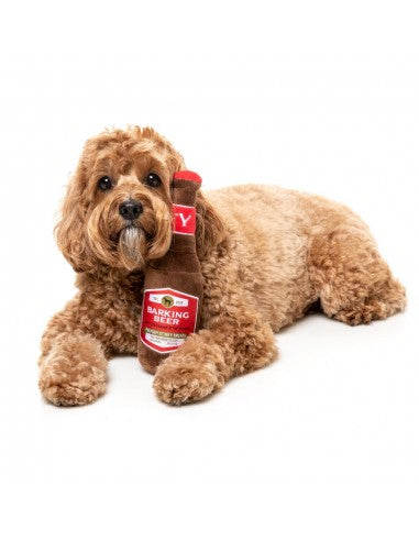 Plüsch-Hundespielzeug FuzzYard Barking Beer als Bierflasche