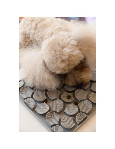 Schleckmatte für Hunde FuzzYard Life Sandstone