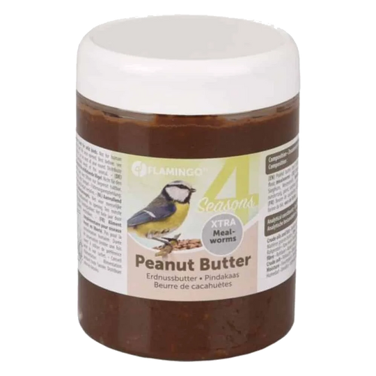 Vogelsnack mit Erdnussbutter und Sonnenblumenkernen