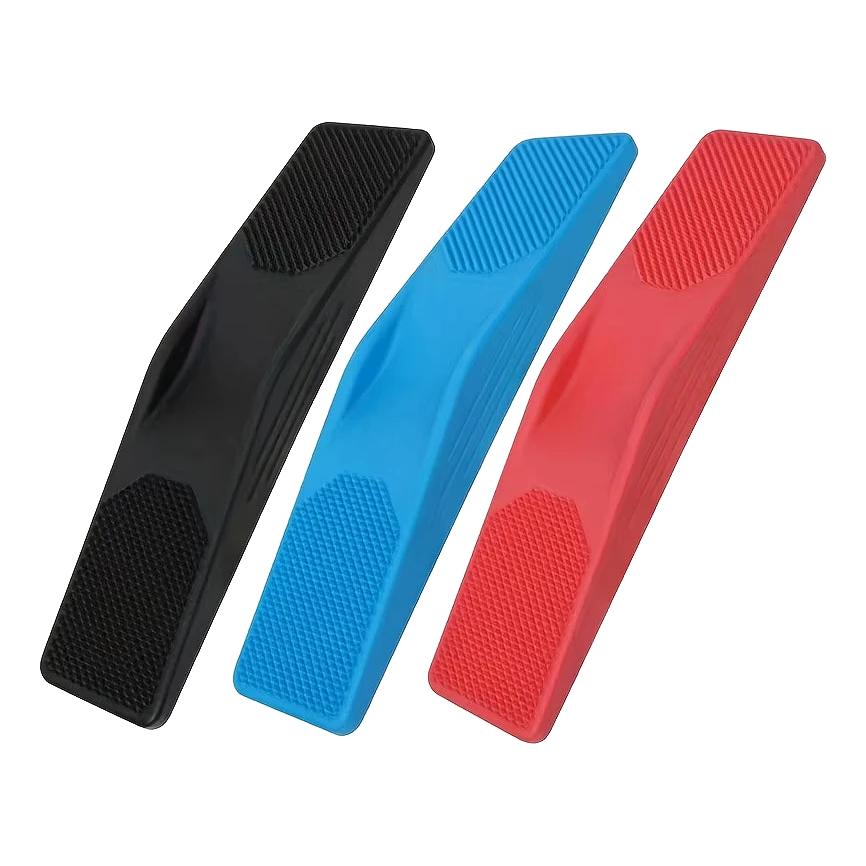 Rasqueta de silicona para caballos en rojo, azul y negro